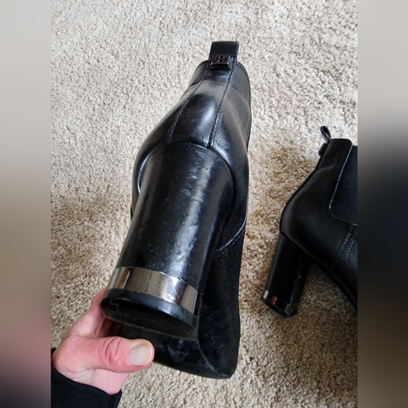 Tory Burch made in Brazil black leather size 9.5 M Chelsea heeled boots - Picture 12 of 16